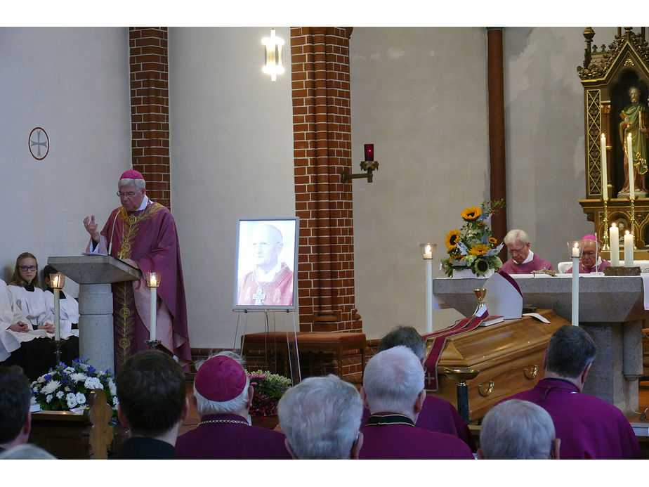 Pontifikalrequiem und Beisetzung von Weihbischof em. Johannes Kapp (Foto: Karl-Franz Thiede)